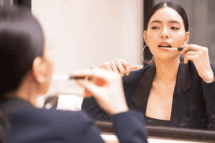 Lipstik Makeup Perempuan Indonesia