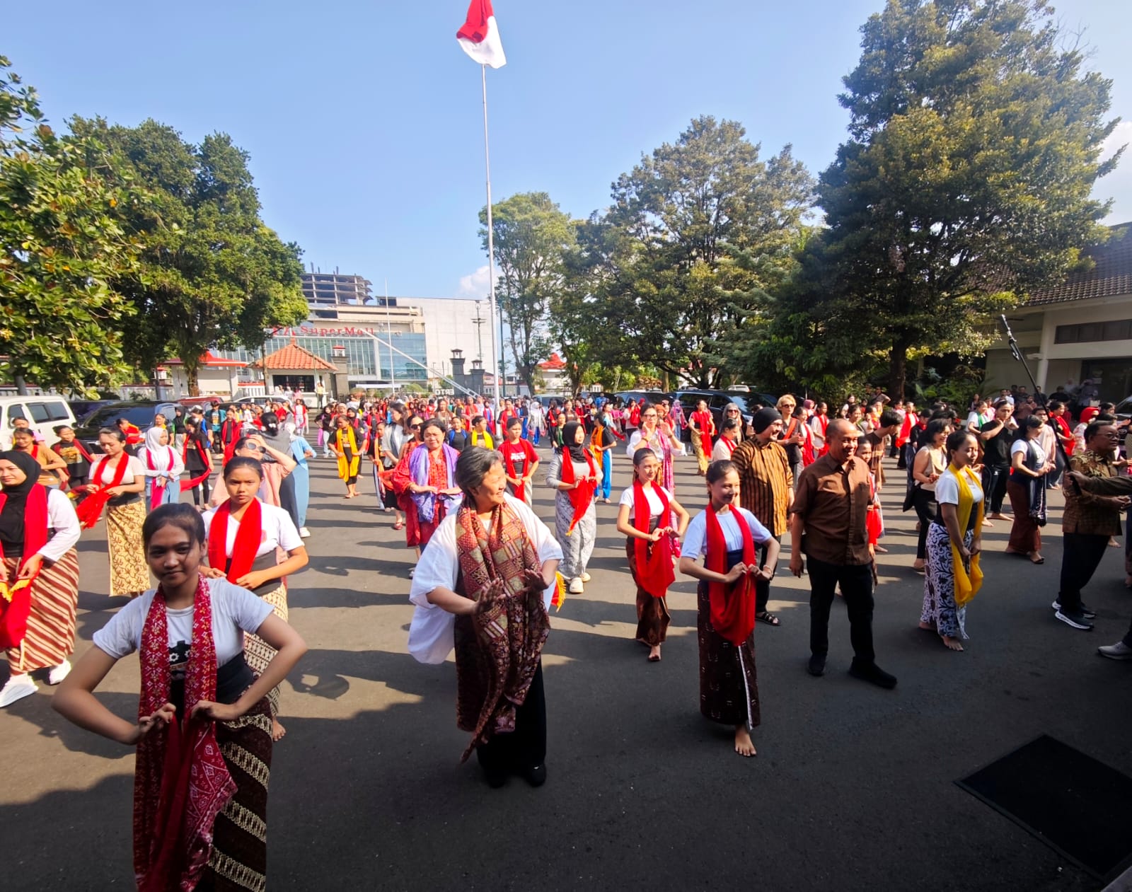 lengger bicara Lengger Bicara 2026 di Banyumas: Sekitar 5 Ribu Penari Bakal… lengger bicara - ilustrasi berita Lengger Bicara 2026 di Banyumas: Sekitar 5 Ribu Penari Bakal Memeriahkan Lenggeran…