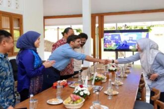 Pemkab Banyuwangi Luncurkan Oasis Wangi, Layanan Konsultasi Kesehatan Daring 24 Jam Nonstop 11 oasis wangi - ilustrasi berita Pemkab Banyuwangi Luncurkan Oasis Wangi, Layanan Konsultasi Kesehatan Daring 24 Jam…