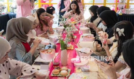 parfum lokal Parfum Lokal Menangkap Tren Ekspresi Diri Generasi Z parfum lokal - ilustrasi berita Parfum Lokal Menangkap Tren Ekspresi Diri Generasi Z