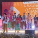 15 Pasang Finalis Abang None Jakarta Barat Siap Jadi Duta Wisata dan Budaya 10 abang none jakarta barat - ilustrasi berita 15 Pasang Finalis Abang None Jakarta Barat Siap Jadi Duta Wisata dan Budaya
