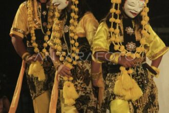Festival Topeng Cirebon Hadir November 2026, Siapkan Promosi Wisata Budaya Internasional 10 festival topeng cirebon - ilustrasi berita Festival Topeng Cirebon Hadir November 2026, Siapkan Promosi Wisata Budaya…