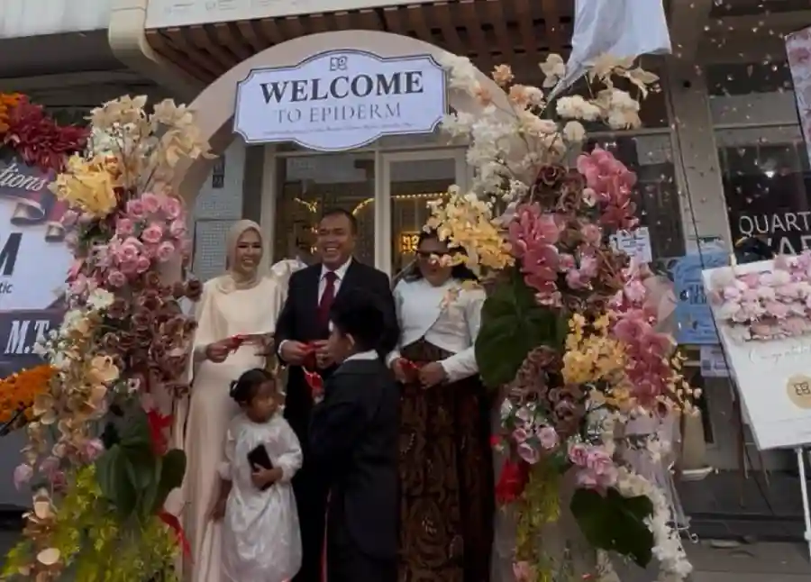 klinik epiderm Klinik Epiderm Resmi Dibuka di Surabaya dengan Konsep One Stop… klinik epiderm - ilustrasi berita Klinik Epiderm Resmi Dibuka di Surabaya dengan Konsep One Stop Solution