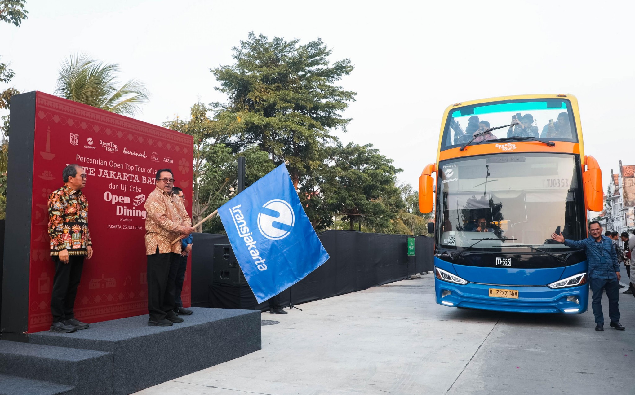 open dining transjakarta Rano Karno Resmikan Open Top Tour dan Mulai Uji Coba… open dining transjakarta - ilustrasi berita Rano Karno Resmikan Open Top Tour dan Mulai Uji Coba Open Dining…