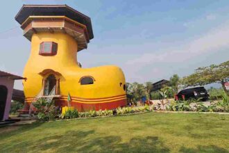 Rumah Sepatu Jadi Kafe Unik di Pacet Mojokerto, Dibangun dari Mimpi Pengrajin 10 rumah sepatu - ilustrasi berita Rumah Sepatu Jadi Kafe Unik di Pacet Mojokerto, Dibangun dari Mimpi Pengrajin