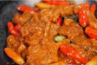 Sambal Krecek dengan Bumbu Kaya Rasa, Pelengkap Wajib Gudeg Yogyakarta 11 sambal krecek - ilustrasi berita Sambal Krecek dengan Bumbu Kaya Rasa, Pelengkap Wajib Gudeg Yogyakarta