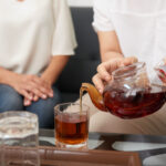 13 Dampak Negatif Sering Minum Teh: Apa yang Perlu Diketahui 10 sering minum teh - ilustrasi berita 13 Dampak Negatif Sering Minum Teh: Apa yang Perlu Diketahui