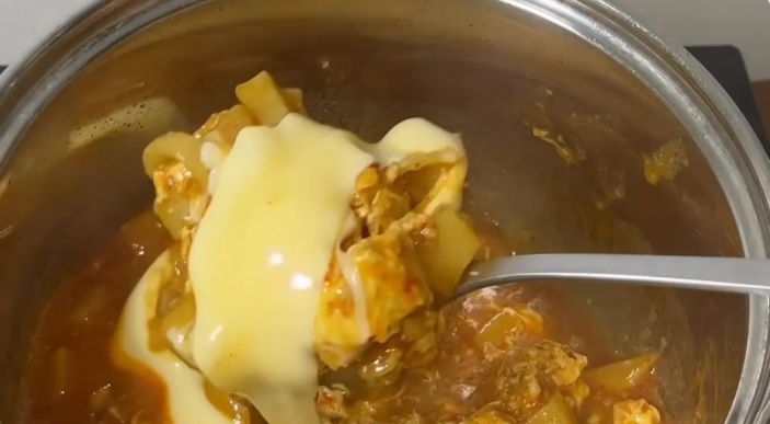 telur kari Telur Kari Sederhana, Lauk Praktis dengan Kuah Gurih dan Kaya Rempah telur kari - ilustrasi berita Telur Kari Sederhana, Lauk Praktis dengan Kuah Gurih dan Kaya Rempah