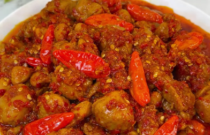 usus ayam pedas - ilustrasi berita Anti Gagal! Resep Usus Ayam Pedas Gurih Bumbu Kuning untuk Lauk Andalan