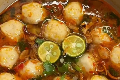 bakso kuah pedas - ilustrasi berita Resep Bakso Kuah Pedas: Kuah Gurih Segar dengan Sensasi Pedas yang Bikin Nagih