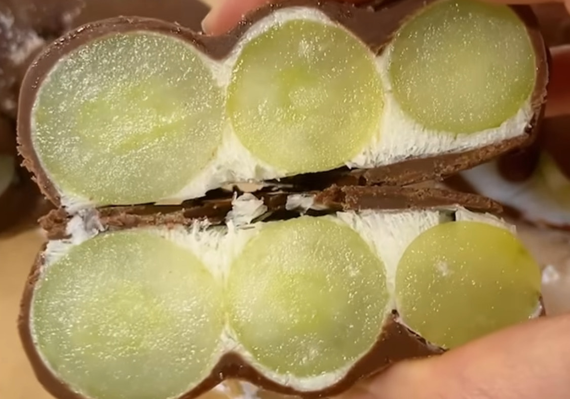 grape yogurt bark - ilustrasi berita Grape Yogurt Bark: Dessert Sehat, Mudah, dan Menyegarkan