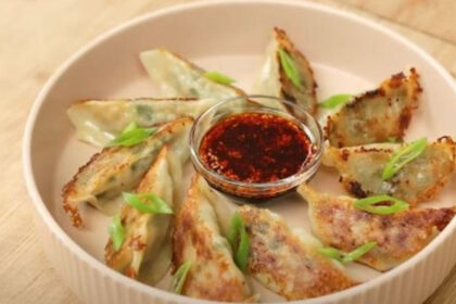 Cocok Jadi Camilan Keluarga: Resep Gyoza Ayam yang Praktis 8 gyoza ayam - ilustrasi berita Cocok Jadi Camilan Keluarga: Resep Gyoza Ayam yang Praktis