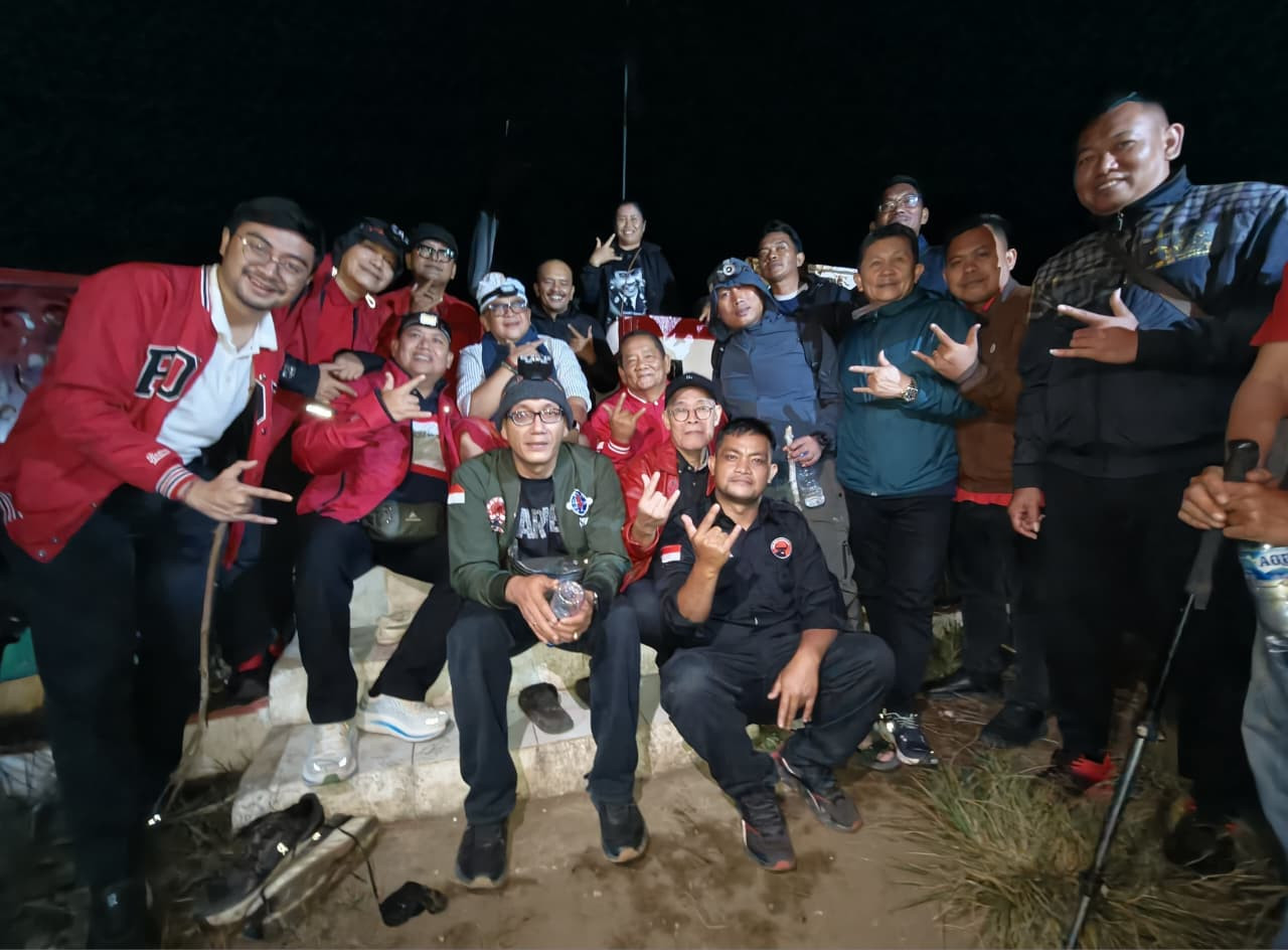hasto pusuk buhit Hasto Pusuk Buhit: Mendaki dan Mendoakan Bangsa Jelang HUT… hasto pusuk buhit - ilustrasi berita Hasto Pusuk Buhit: Mendaki dan Mendoakan Bangsa Jelang HUT ke-81 RI