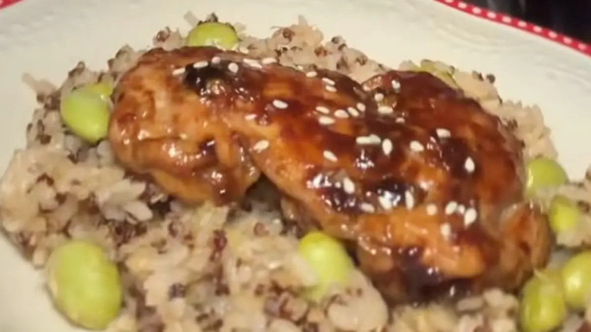 honey garlic chicken Resep Honey Garlic Chicken Tinggi Protein: Ayam Paha… honey garlic chicken - ilustrasi berita Resep Honey Garlic Chicken Tinggi Protein: Ayam Paha Fillet dengan Saus Madu…