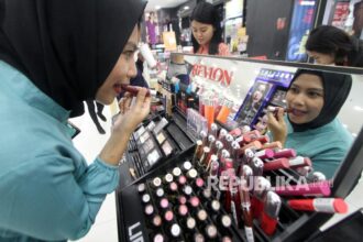 influencer kosmetik - ilustrasi berita Influencer Kosmetik Bikin Remaja 'Kalap' Pakai Kosmetik dan Skincare?