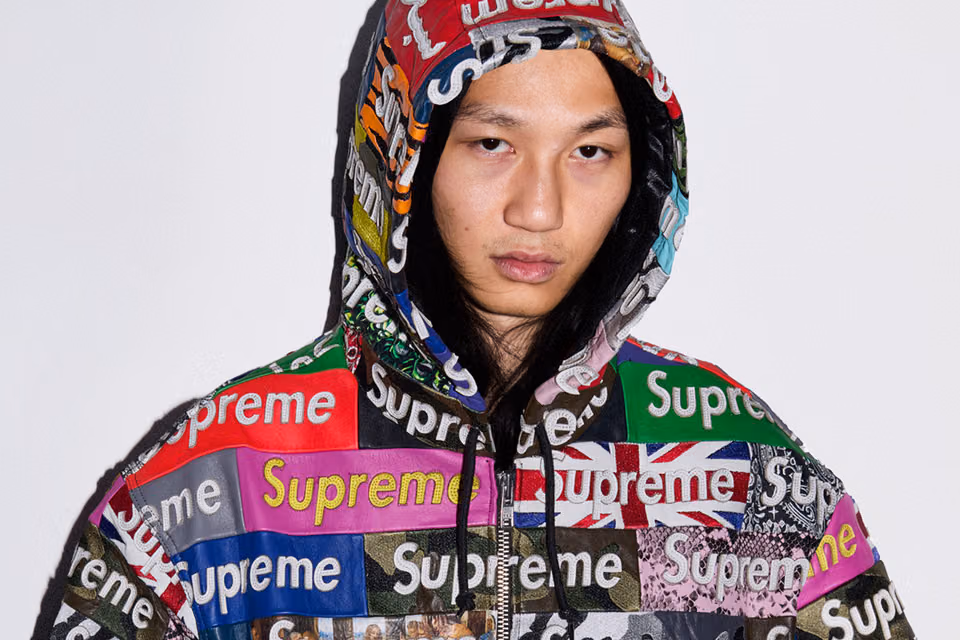 koleksi supreme fw26 Koleksi Supreme FW26: Lookbook Fall/Winter 2026 Lengkap koleksi supreme fw26 - ilustrasi berita Koleksi Supreme FW26: Lookbook Fall/Winter 2026 Lengkap