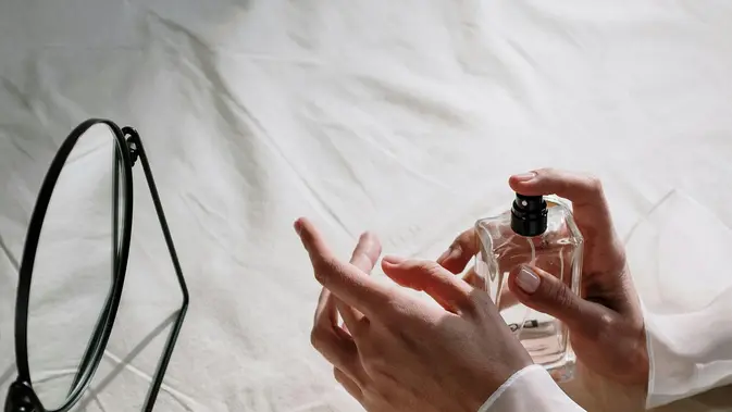 kulit kering - ilustrasi berita Kulit Kering Jadi Penyebab Aroma Parfum Cepat Hilang