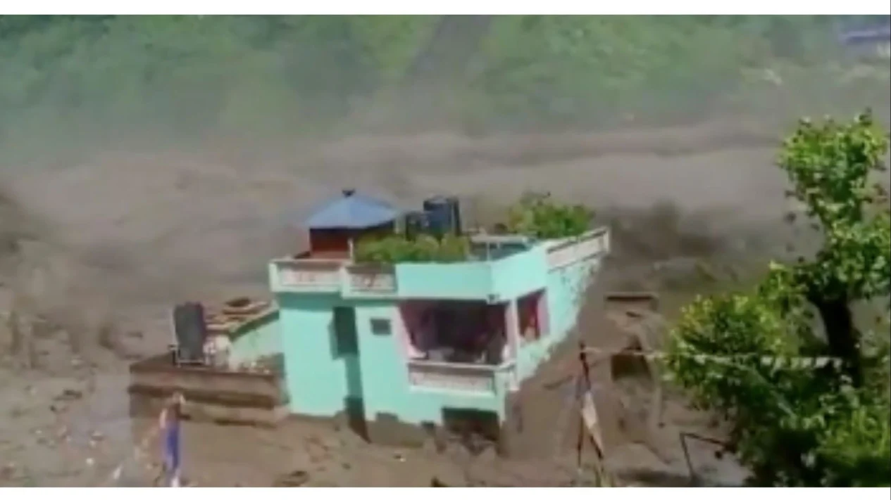 rumah di nepal Bikin Takjub! Rumah di Nepal Tetap Berdiri Usai Diterjang… rumah di nepal - ilustrasi berita Bikin Takjub! Rumah di Nepal Tetap Berdiri Usai Diterjang Banjir Bandang di Bidur