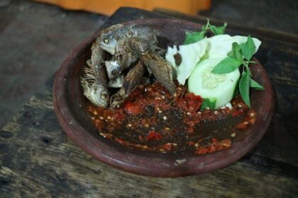sambel cobek wader - ilustrasi berita Sambel Cobek Wader Dipercaya Kuliner Legendaris Warisan Majapahit