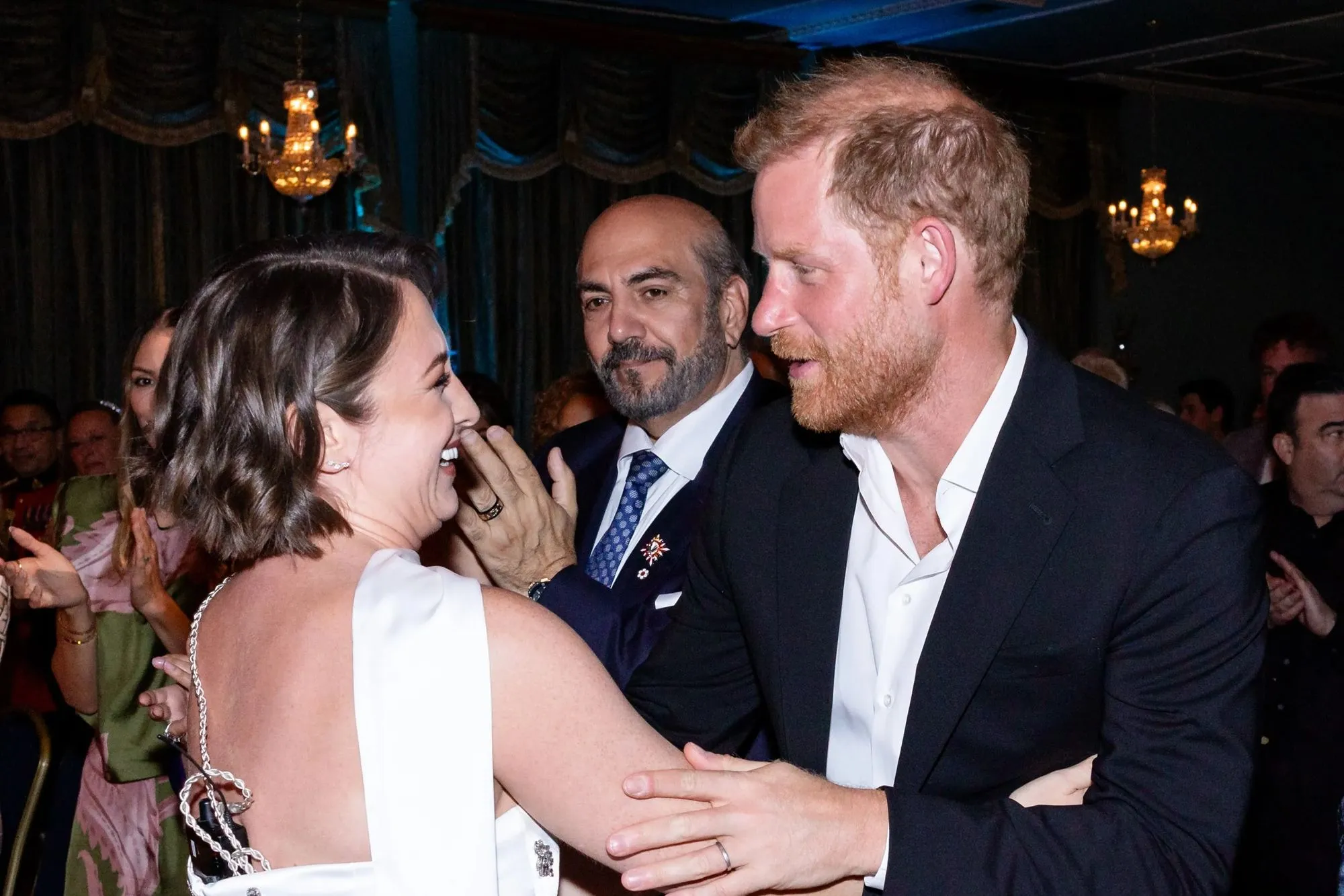 sydnie christmas Sydnie Christmas Dipuji Prince Harry Setelah Tampil di Gala… sydnie christmas - ilustrasi berita Sydnie Christmas Dipuji Prince Harry Setelah Tampil di Gala Amal David Foster