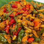 tumis kerang cabe ijo - ilustrasi berita Tumis Kerang Cabe Ijo: Pilihan Sajian Kerang yang Gurih dan Mudah Diolah