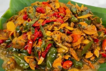 tumis kerang cabe ijo - ilustrasi berita Tumis Kerang Cabe Ijo: Pilihan Sajian Kerang yang Gurih dan Mudah Diolah