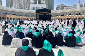 Umrah Apresiasi Karyawan: Alternatif di Tengah Perubahan Dunia Kerja 11 umrah apresiasi karyawan - ilustrasi berita Umrah Apresiasi Karyawan: Alternatif di Tengah Perubahan Dunia Kerja