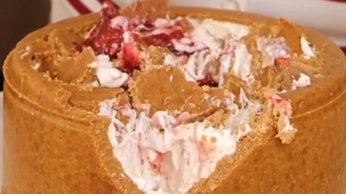 upside down cheesecake - ilustrasi berita Resep Upside Down Cheesecake, Dessert Creamy dengan Strawberry Compote