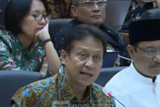 Menkes Imbau: Jangan Kucek Mata dan Segera Bersihkan Diri jika Terpapar Abu Vulkanik Anak Krakatau 12 abu vulkanik anak krakatau - ilustrasi berita Menkes Imbau: Jangan Kucek Mata dan Segera Bersihkan Diri jika Terpapar…