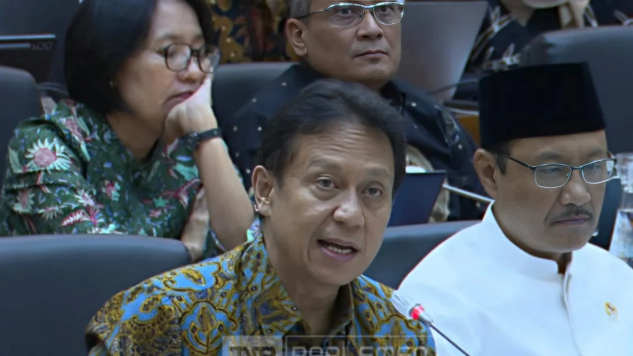 abu vulkanik anak krakatau Menkes Imbau: Jangan Kucek Mata dan Segera… abu vulkanik anak krakatau - ilustrasi berita Menkes Imbau: Jangan Kucek Mata dan Segera Bersihkan Diri jika Terpapar…