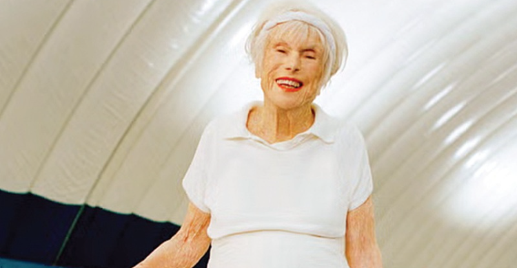 nenek 101 tahun - ilustrasi berita Nenek 101 Tahun Jadi Model Produk Kecantikan Paula’s Choice