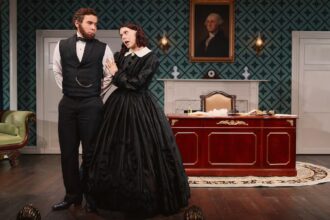 oh mary - ilustrasi berita Oh Mary akan Tayang di HBO pada 2027: Rekaman Pertunjukan Cole Escola Difilmkan di West End