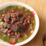Sup Daging Kacang Merah, Pilihan Sup Hangat untuk Musim Hujan 10 sup daging kacang merah - ilustrasi berita Sup Daging Kacang Merah, Pilihan Sup Hangat untuk Musim Hujan